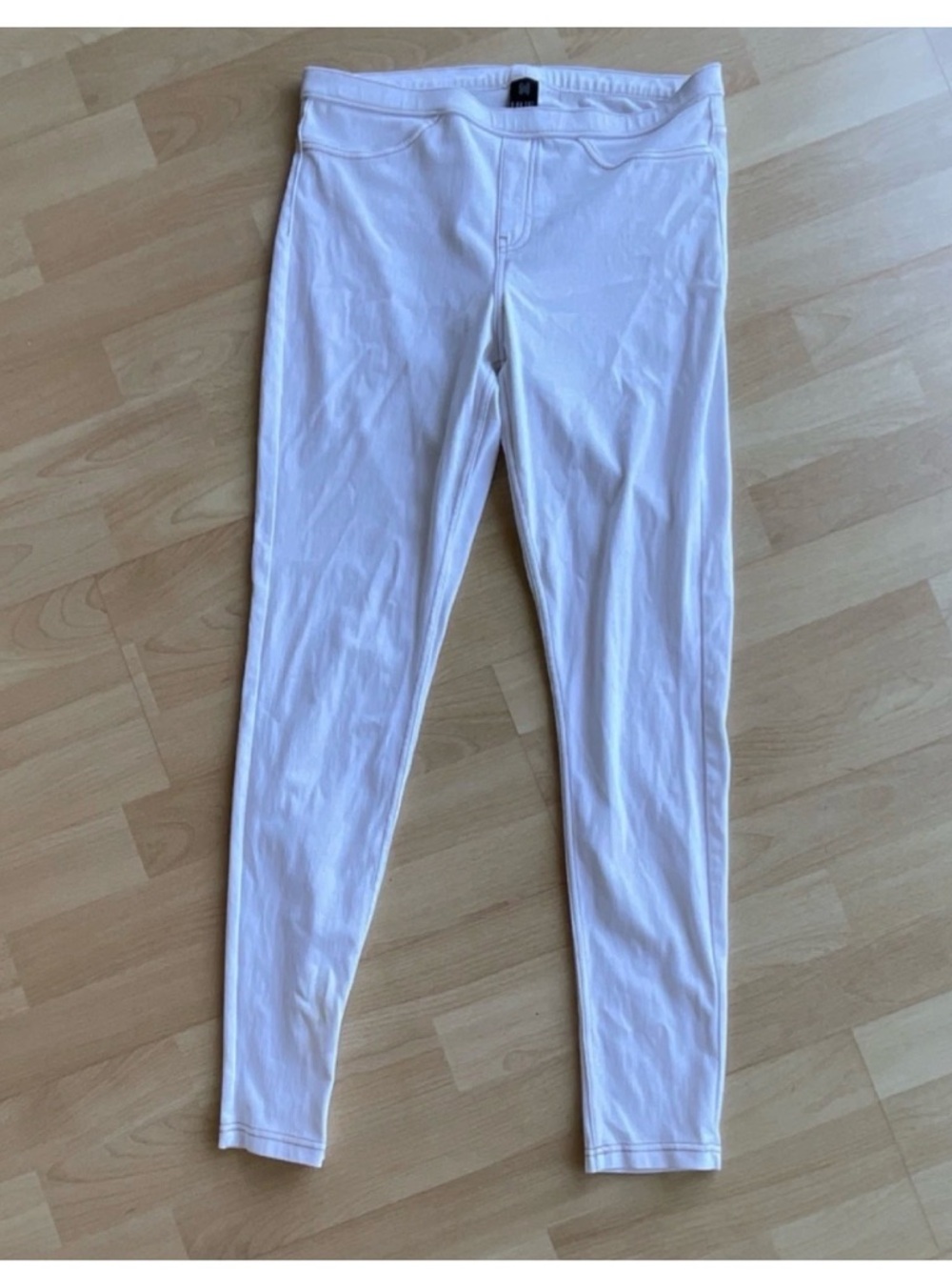 HUE White Women's Leggings with Contrast Stitching